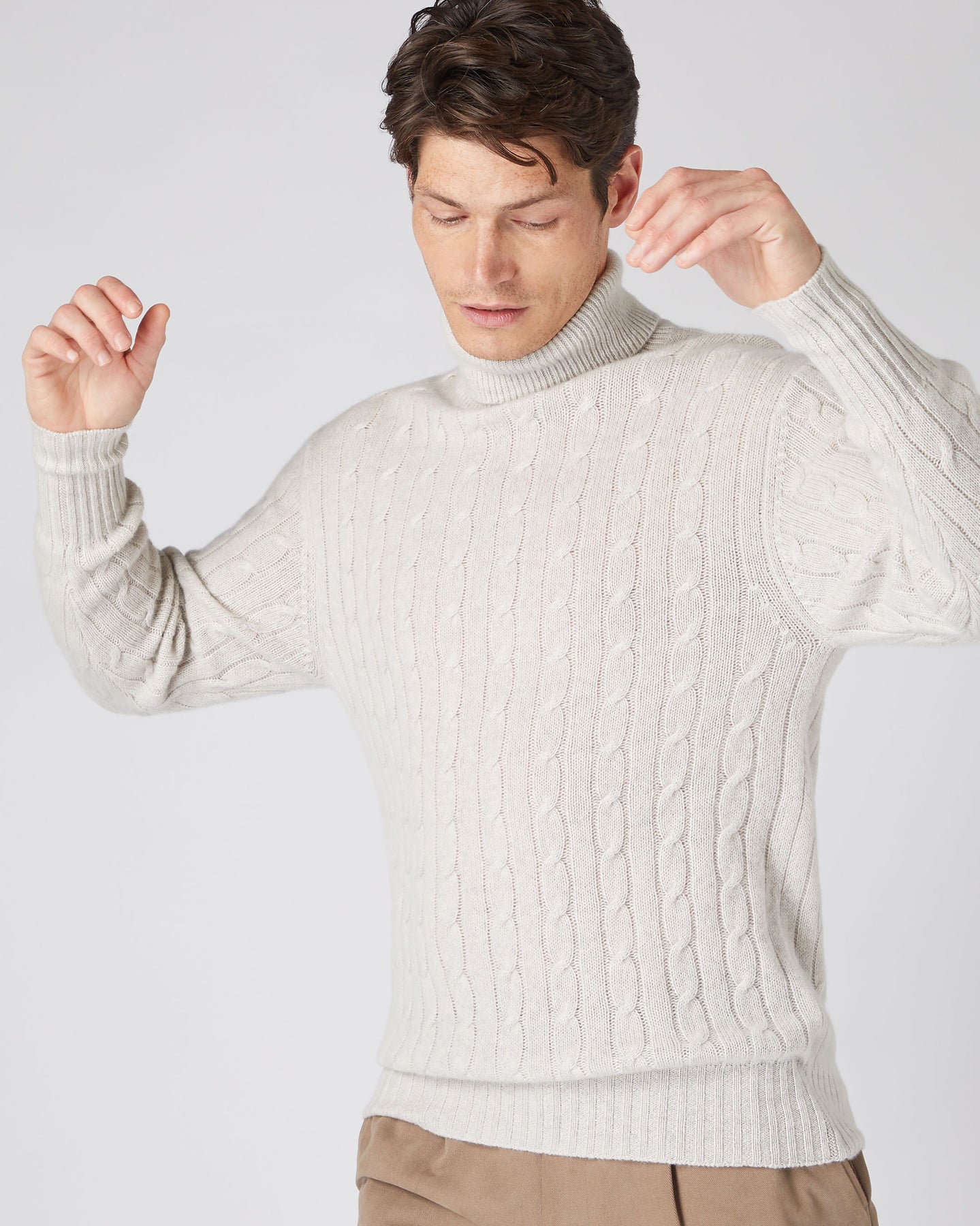 Men's Classic Cable Roll Neck Cashmere Jumper Pebble Grey | N.Peal