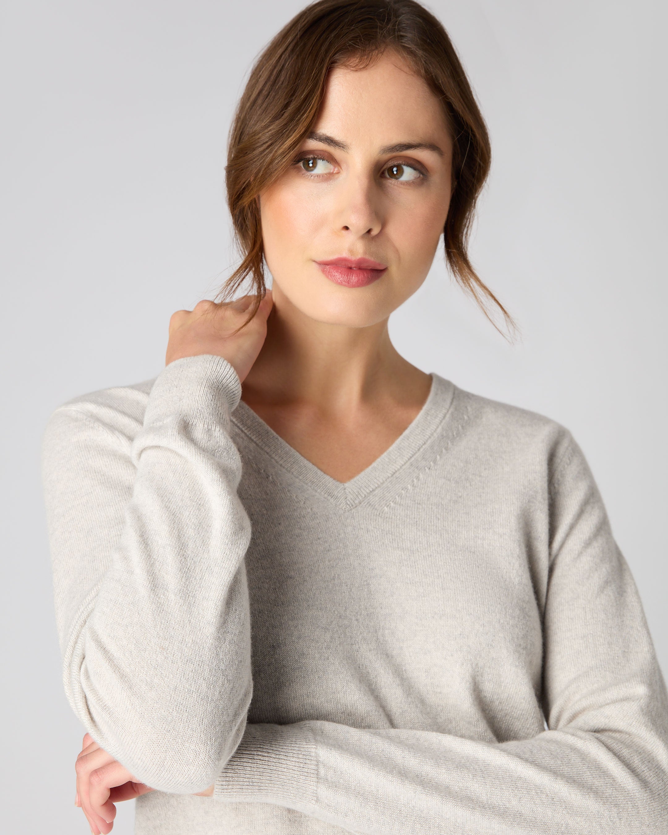 Grey v outlet neck cashmere sweater