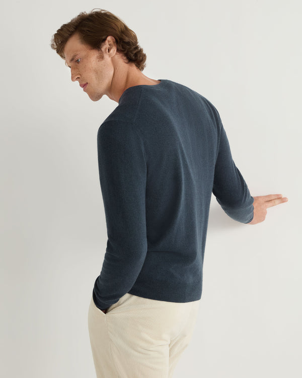 N.Peal Men's Burlington V Neck Cashmere Jumper Caviar Blue