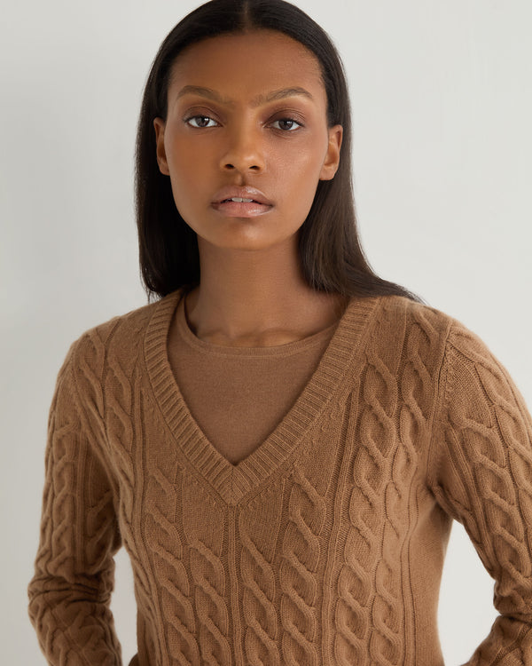 N.Peal Women's Frankie Cable V Neck Cashmere Jumper Dark Camel Brown