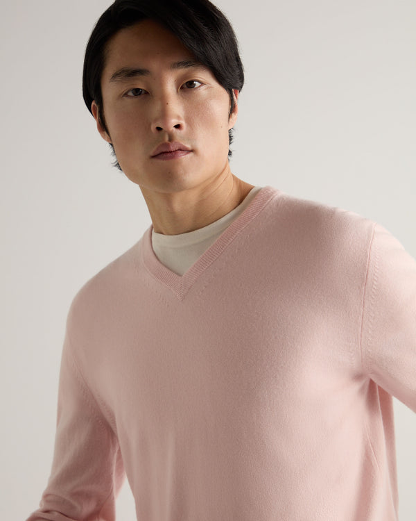 N.Peal Men's Burlington V Neck Cashmere Jumper Blossom Pink