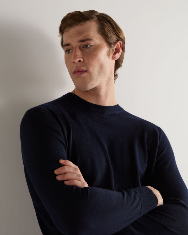 N.Peal Men's Covent Fine Gauge Cashmere Round Neck Jumper Navy Blue