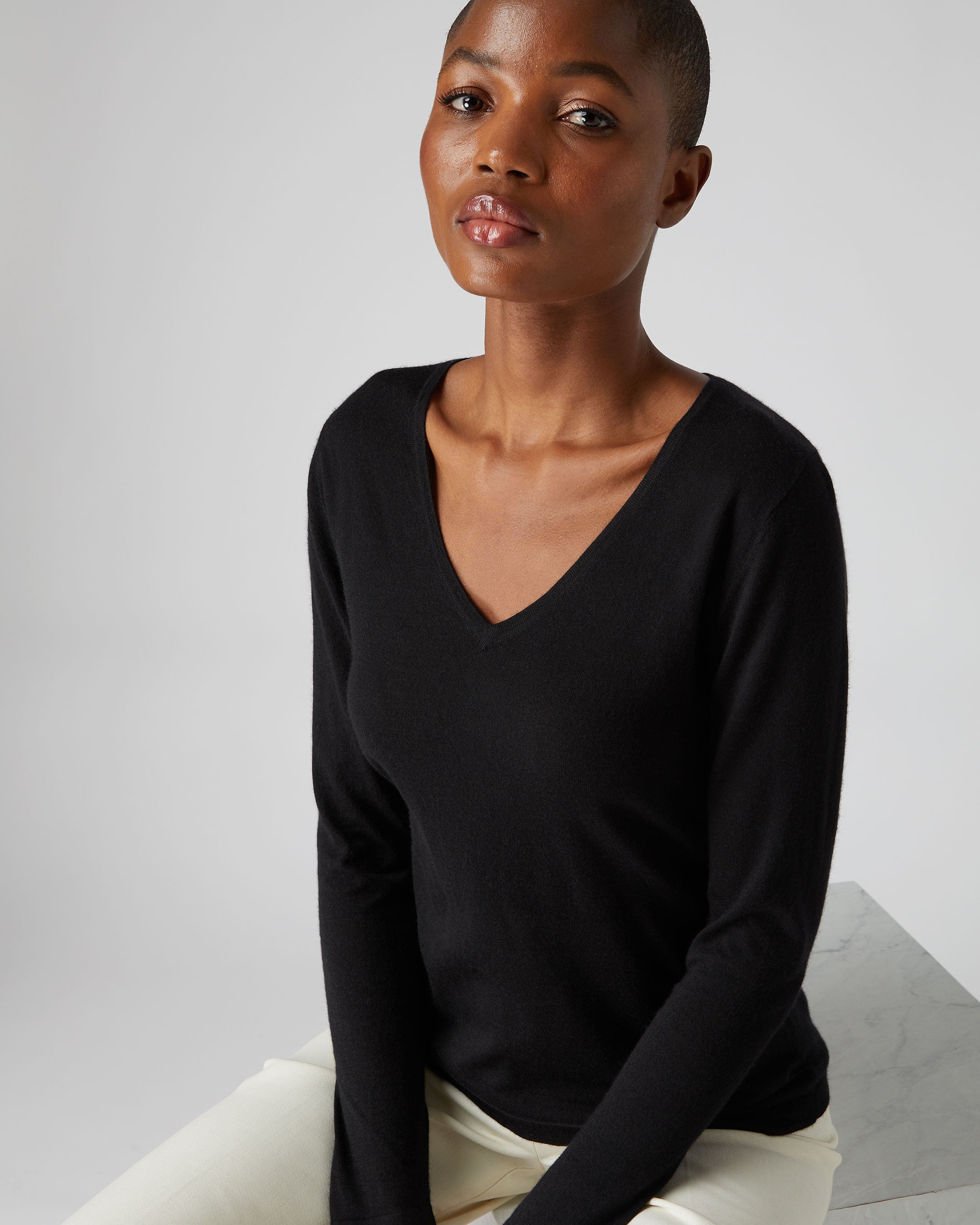 Black v 2025 neck jumper womens