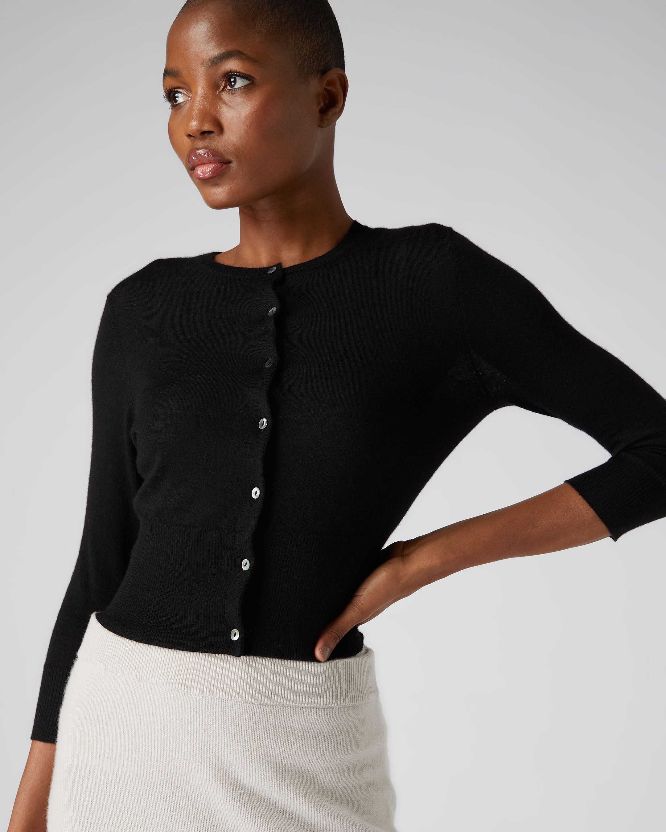 Women s Darcie Superfine Cashmere Cropped Cardigan Black N.Peal