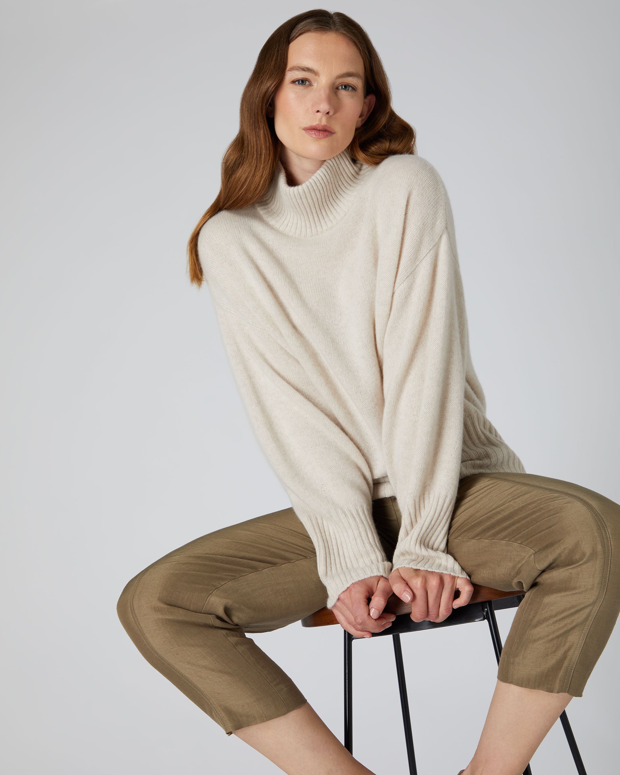 Round hem outlet sweater