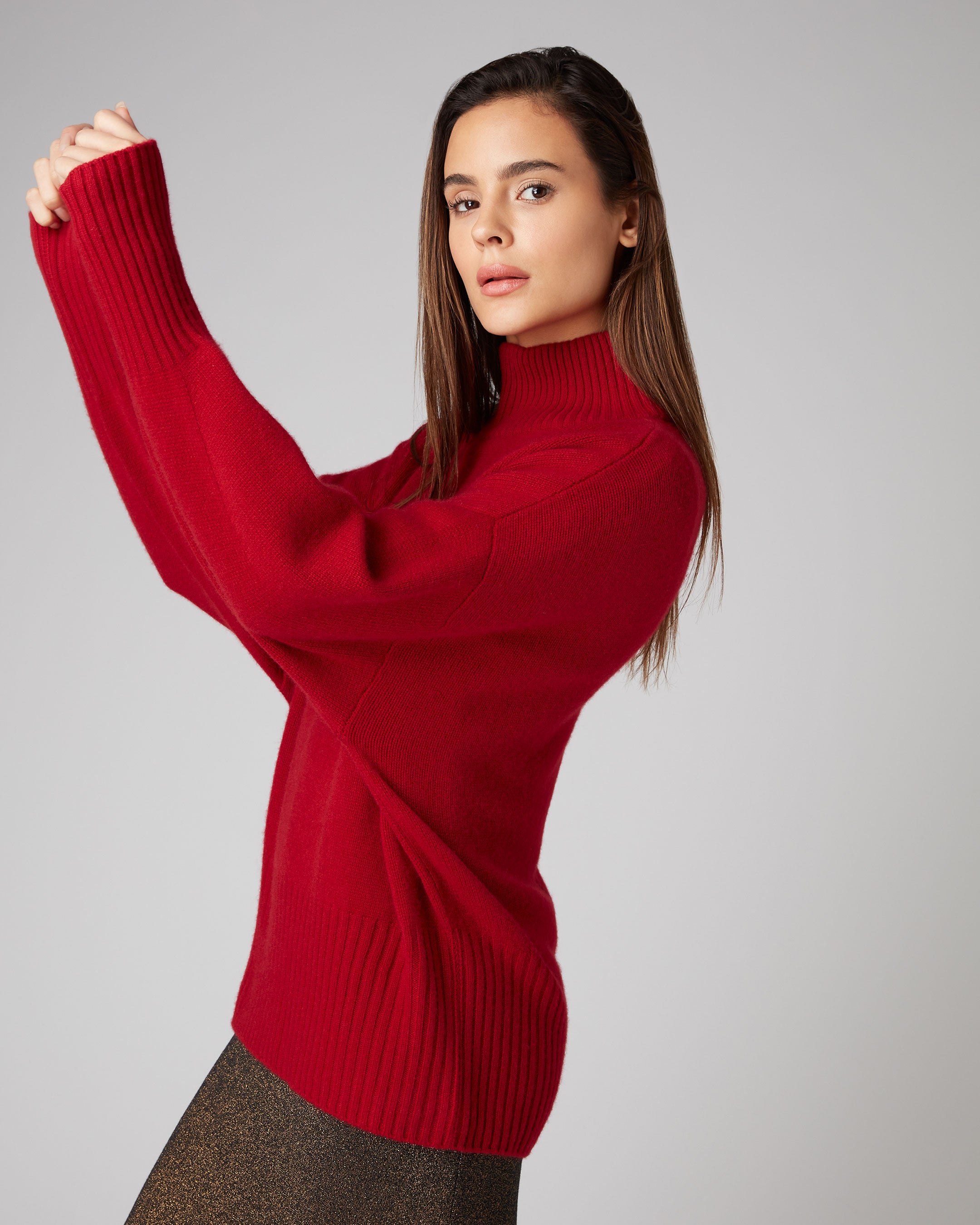 Women s Mock Neck Curved Hem Cashmere Jumper Ruby Red N.Peal